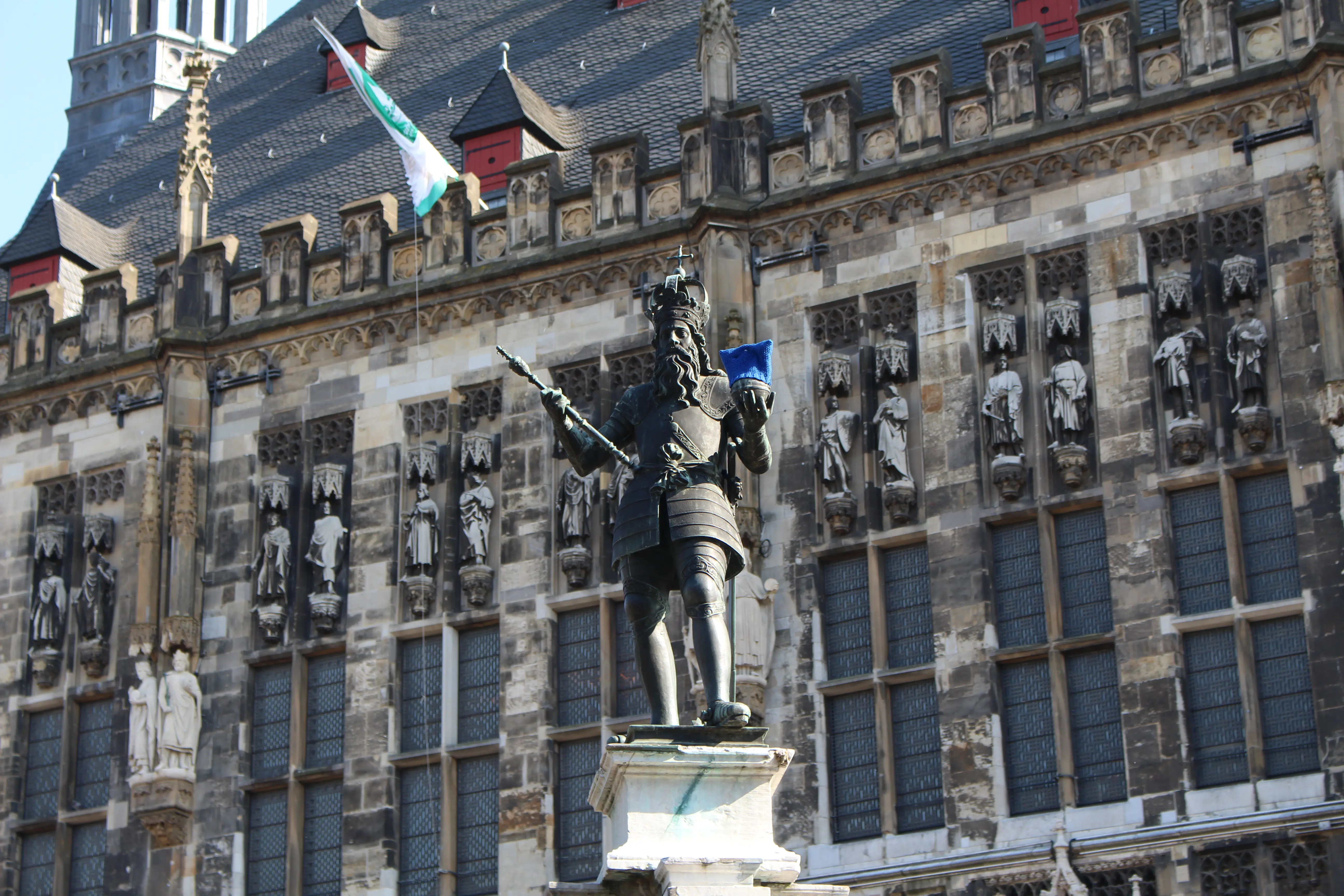 S.Herren - Karlsstatue